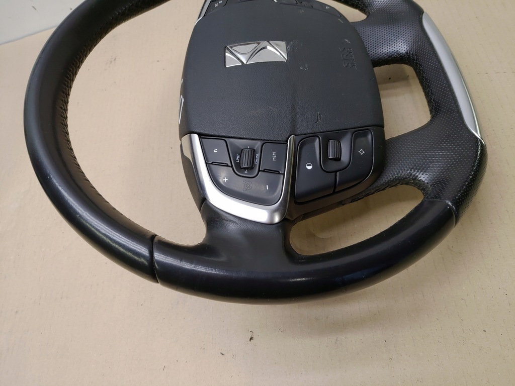 фото №11, Повітропровід + подушка мультифункція шкіра citroen ds4 lata 2010-2015