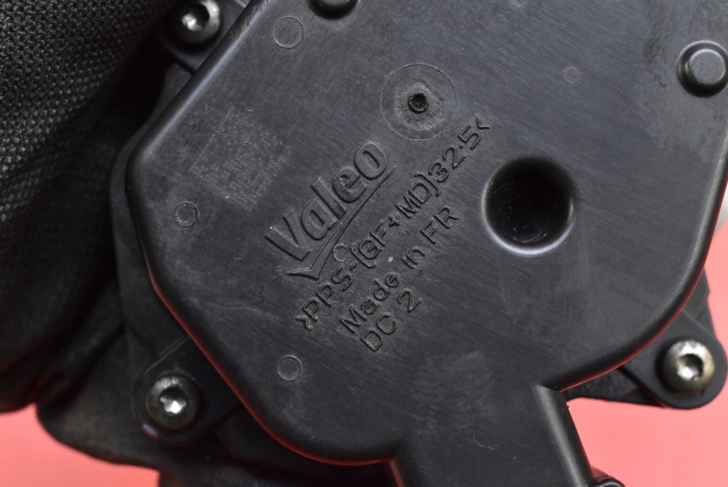 фото №7, Дросельна заслінка 03l128063q skoda superb 2 ii 1.6 tdi 105 km 08-13