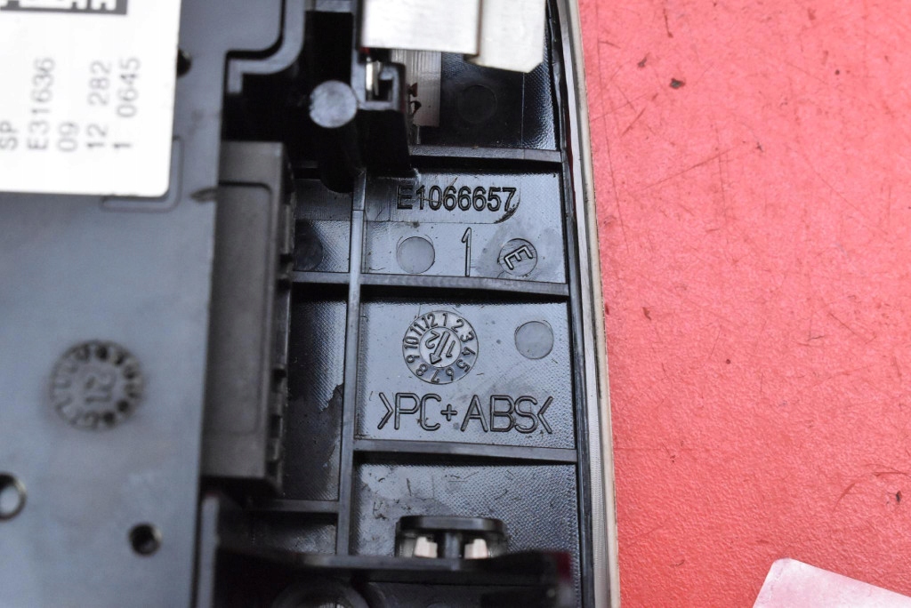 фото №9, Лампа освітлення салону перед 9289916 bmw f30 f31 11-16