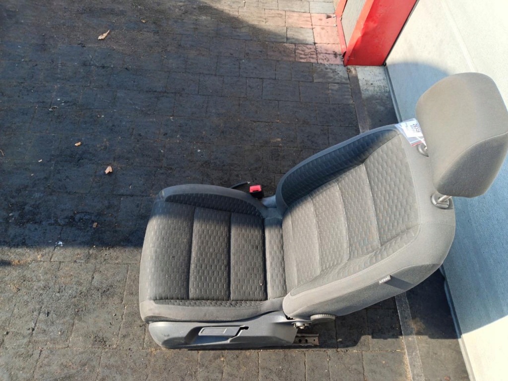 Купить Volkswagen touran i сиденье левый перед