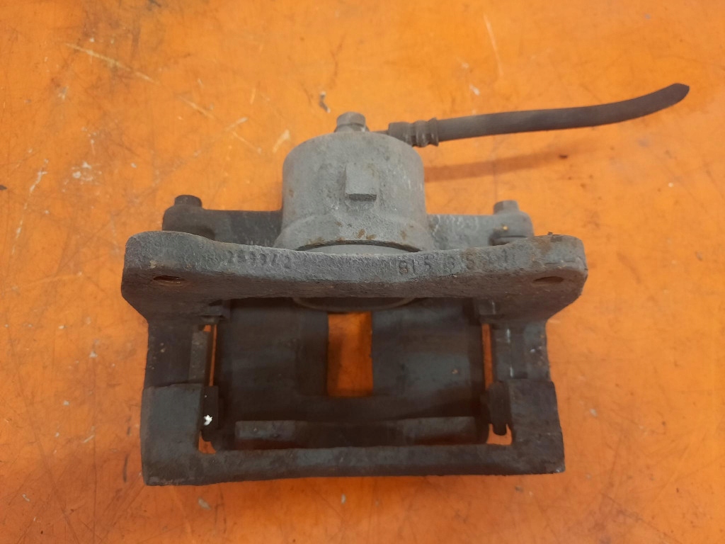 фото №4, Toyota corolla e12 01-04 2.0d-4d супорт гальмівний перед правий 1cdftv