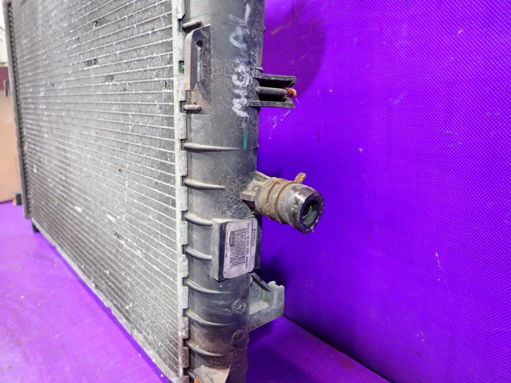 Ford mondeo 3 mk3 00-03 2.0 d 115km радиатор воды 1s7h8c342cb Недорого