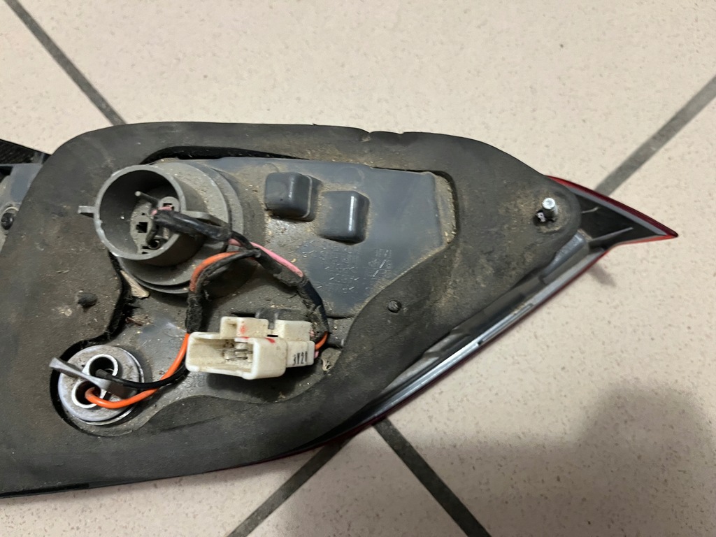 фото №12, Hyundai i30 i-30 kombi лампа задняя задняя левая w крышка