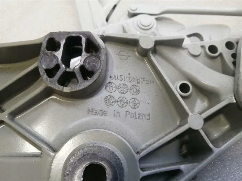 Porsche 911 991 правий петля кабріолет 99156168002 правий верхній петля Недорого