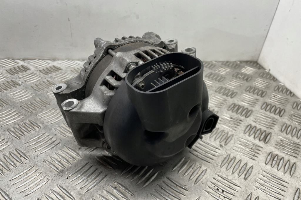 Генератор bmw 5 f10 7606628 4.4l бензиновий 412kw 2013 Київ