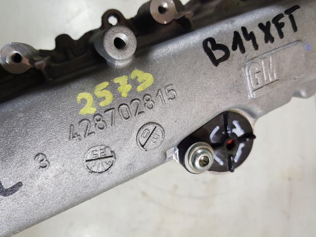 Кришка клапанів 428702815 opel astra k v b14xft 1.4t Доставка