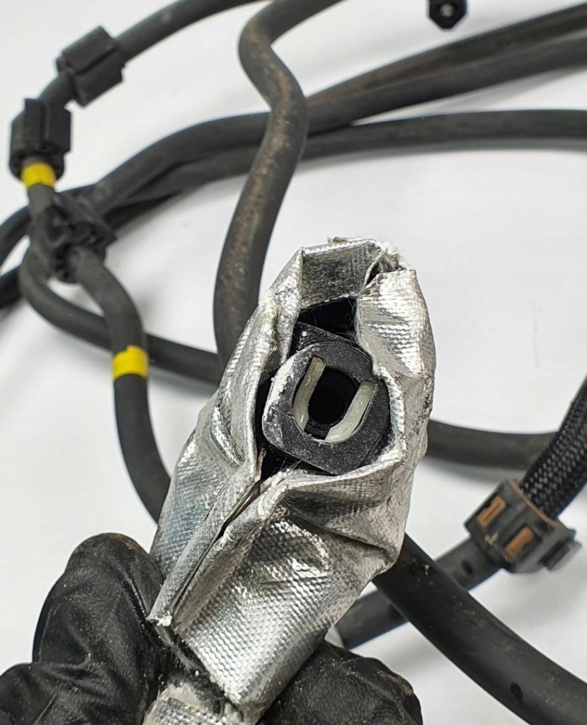 Патрубок труба шланг adblue mercedes w213 2.0 cdi a2134707802 в Україні