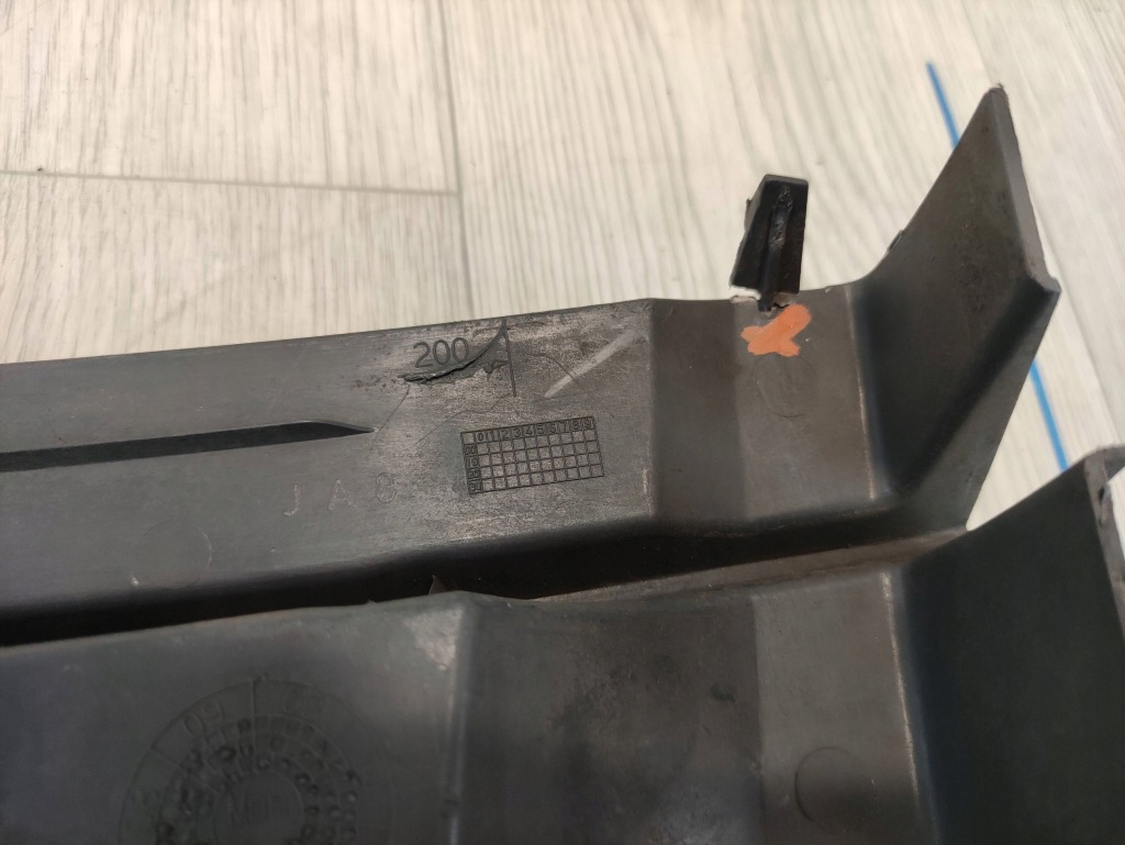 Vw caddy 04-12 решётка бампера противотуманной фары правый  перед 2k0853684a Недорого