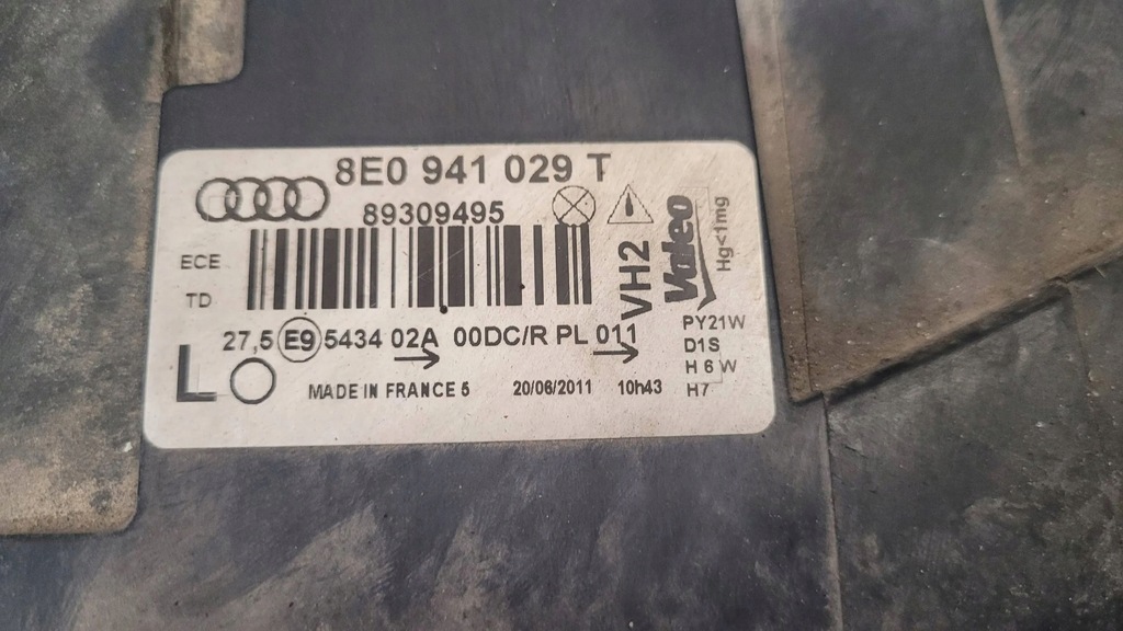 фото №15, Audi a4 s4 b6 8e 8h 2003 ліва сторона лампа передня