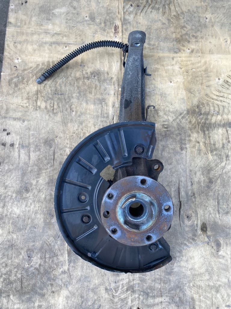 фото №1, Audi q7 4l поворотный кулак правая передняя 7p6407246a