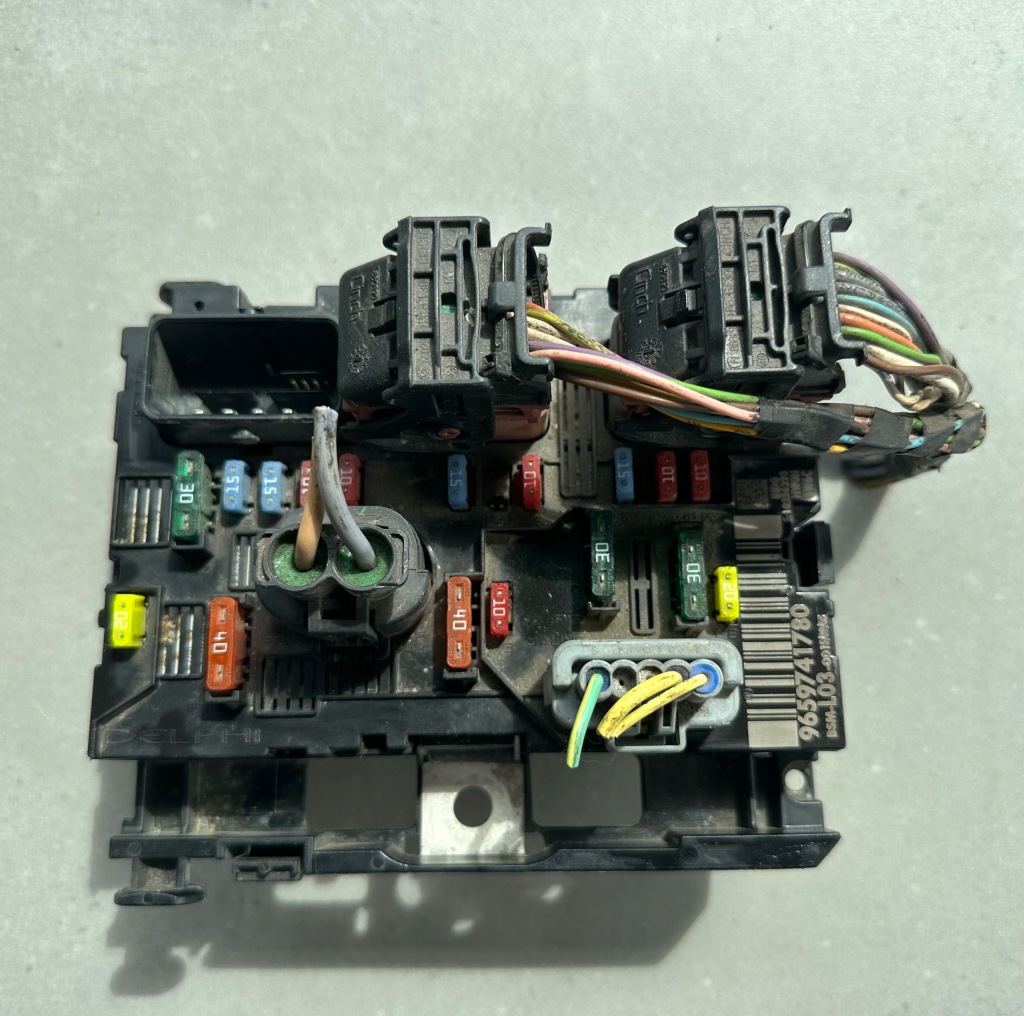 фото №1, Коробка запобіжників bsm модуль citroen c3 l03 9659741780