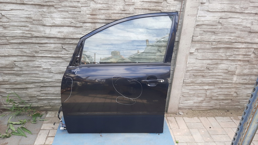 фото №1, Дверь перед левая toyota avensis t25 verso 04r