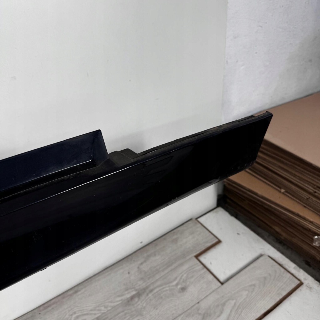 Молдинг поріг права поріг правий bmw e60 e61 m набір оригінальний номер 51777896838 Зі Шроту