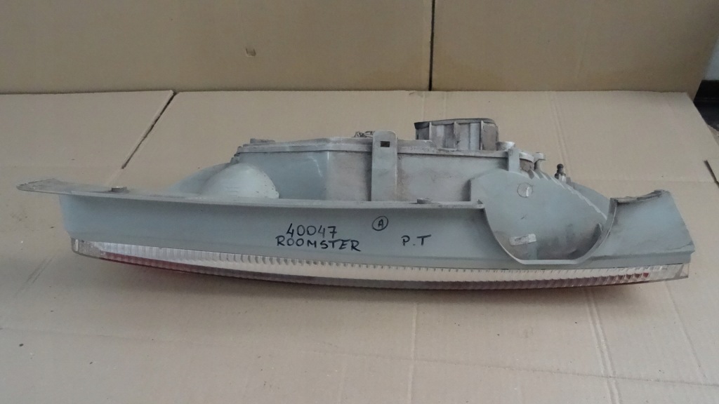 фото №5, Roomster лампа правый задняя