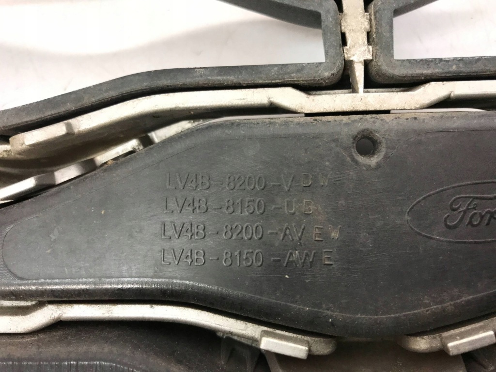 Ford kuga mk-3 st-line 2019-2023 решётка бампера перед lv4b8200 в Украине