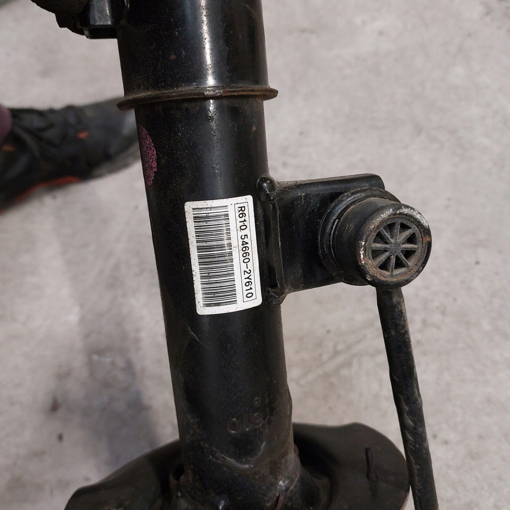 фото №15, Hyundai ix35 1,7 амортизатор пружина правий перед з nowego автомобіля 54660-2y610