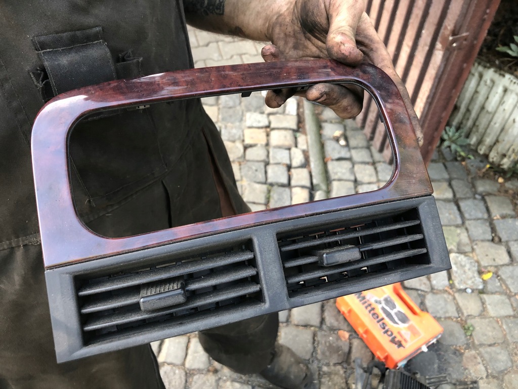 фото №1, Jeep grand cherokee wj рамка радио решётка обдув