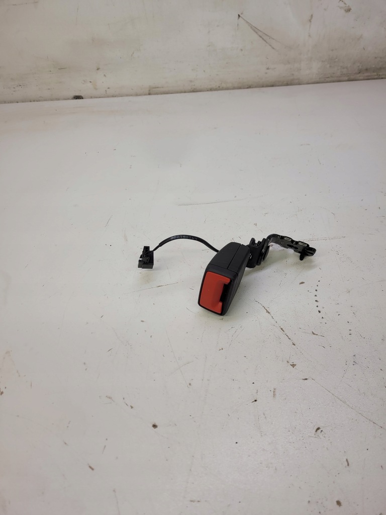 фото №1, Клипса поперечина задняя audi a4 b9 a5 8w 8w0857740d