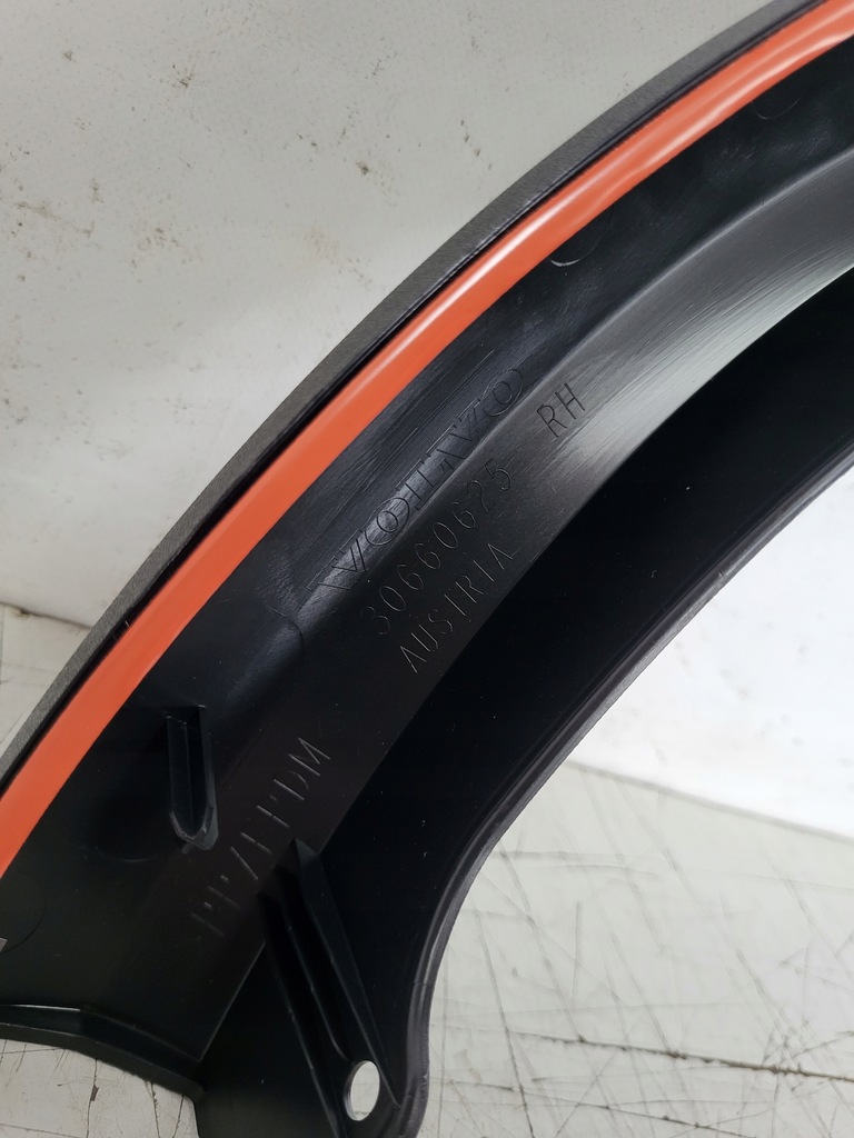 фото №13, Volvo xc90 14- левая молдинг крыла задняя