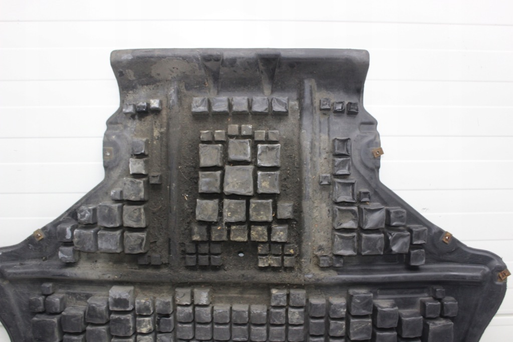 Mercedes накладка под двигатель a9015240925 Доставка