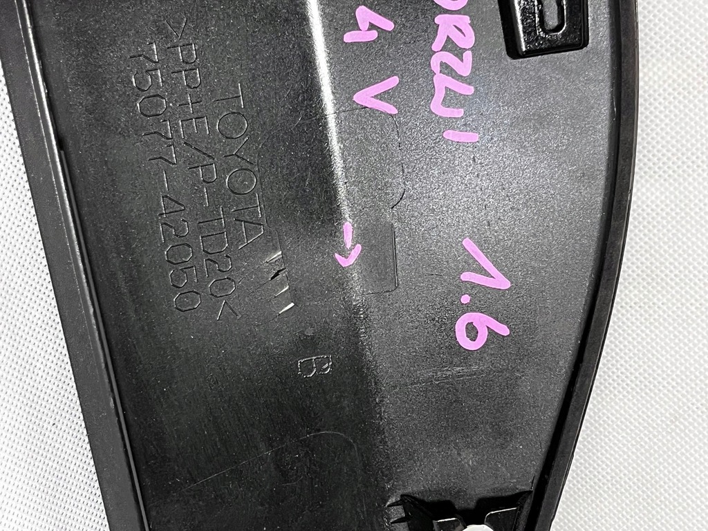 фото №10, Молдинг дверь правый задняя toyota rav4 v