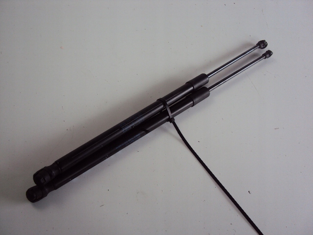 фото №1, Амортизаторы крышки багажника seat arona 1.0 tsi 19 r