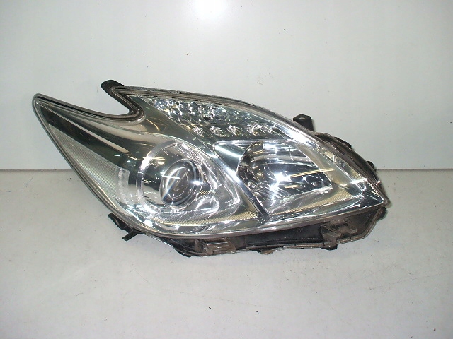 фото №1, Toyota prius iii лампа правая