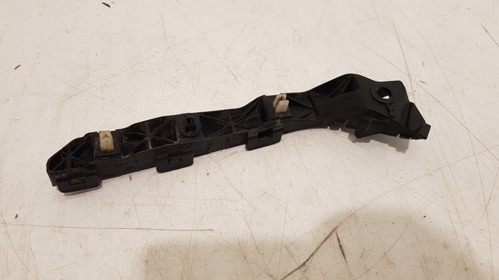 фото №1, Hyundai i40 направляющая бампера правый перед 86516-3z000