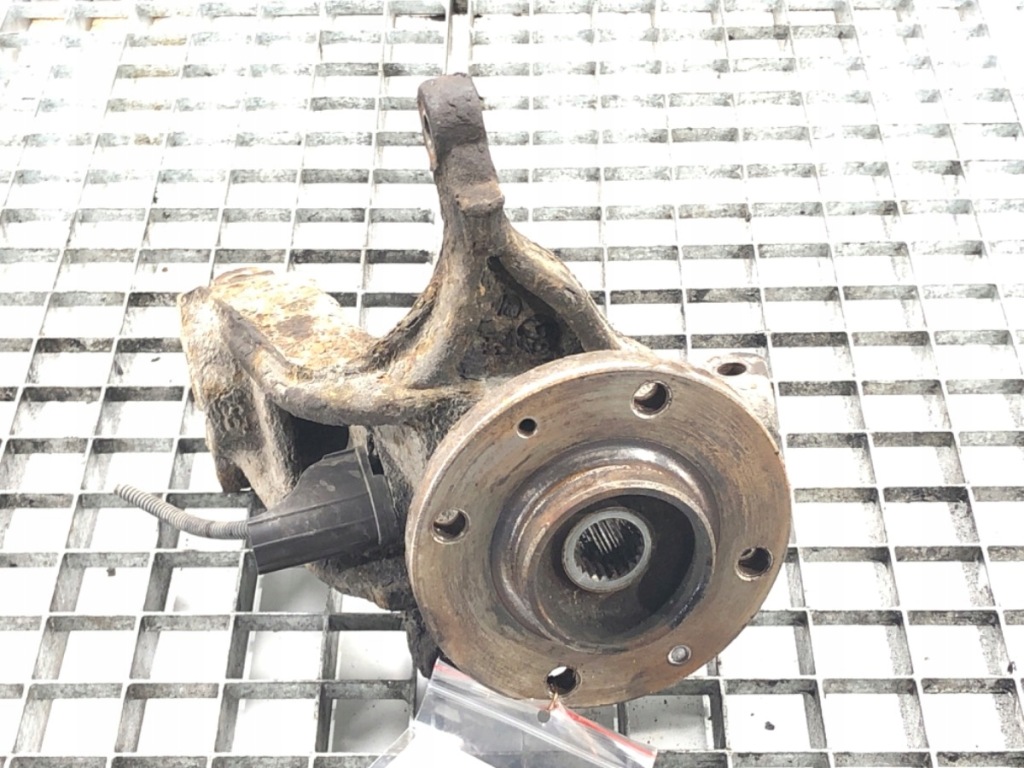 Купити Поворотний кулак лівий перед citroen c-elysee 1.6 92km ступиця