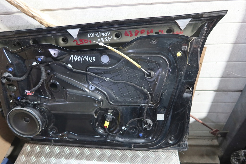 фото №16, Дверь правый перед audi a3 8p sportback