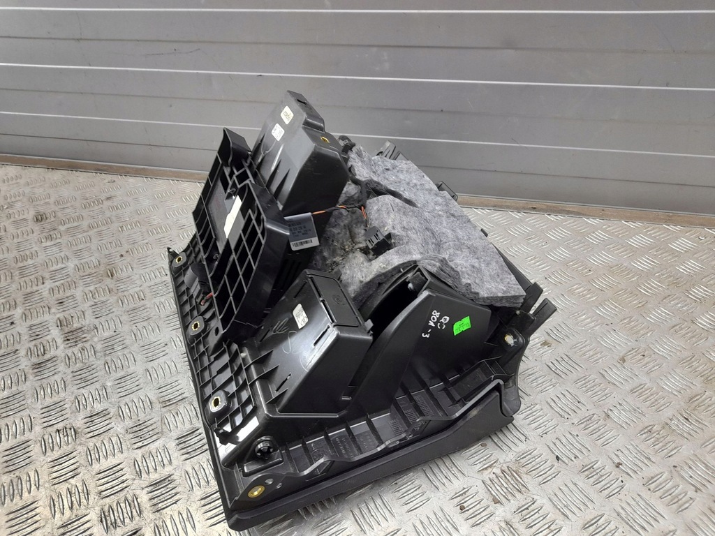 фото №7, Audi q5 sq5 2018 перед сторона правая бардачок панели приборной панели / комплект