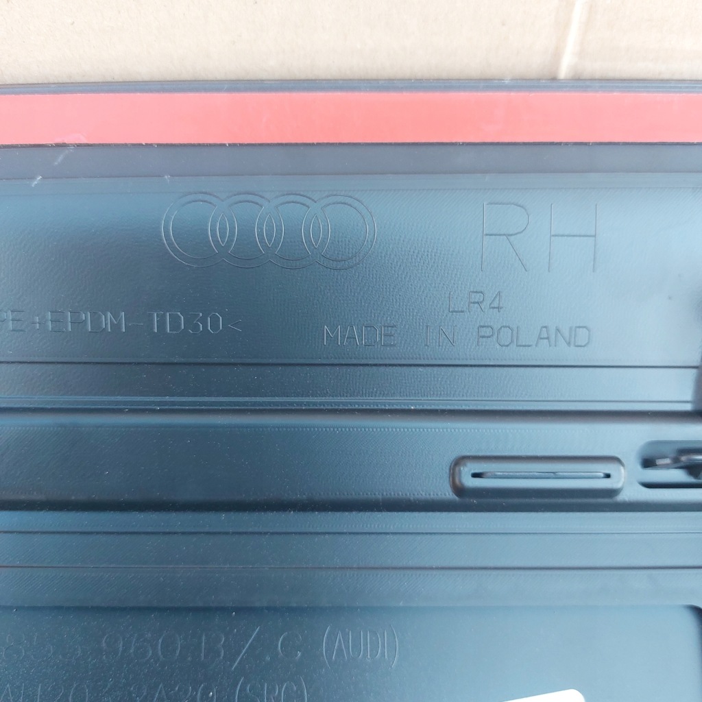 фото №8, Audi q4 e tron 89a853960b молдинг права перед оригінальний номер