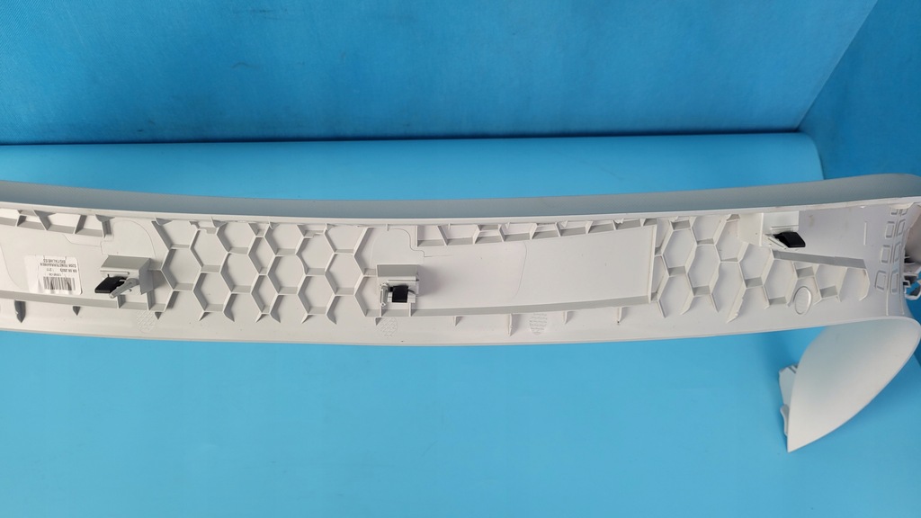 фото №13, Mercedes w206 c200 23r защита крышки багажника a2067403000 kombi