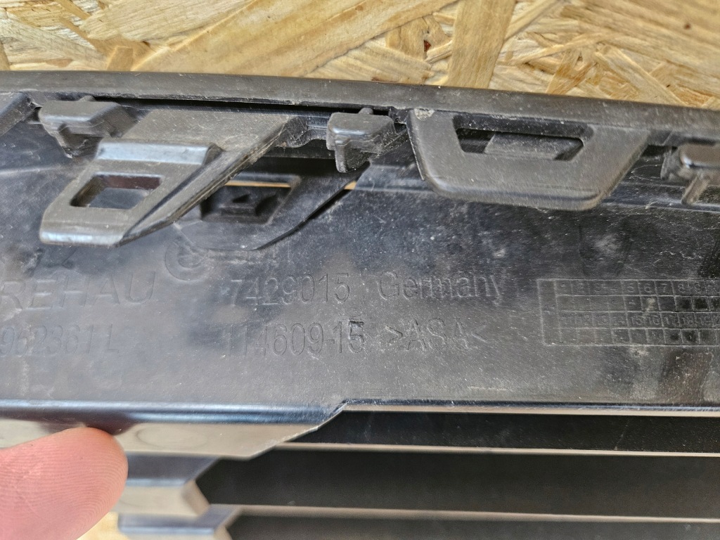 Решітка бампера перед ліва bmw x2 f39 7429015 Доставка