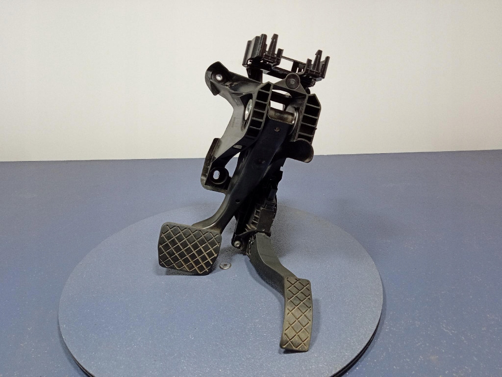 фото №1, Vw golf vii педаль газа тормоза автоматическая коробка передач 5q1723058bg