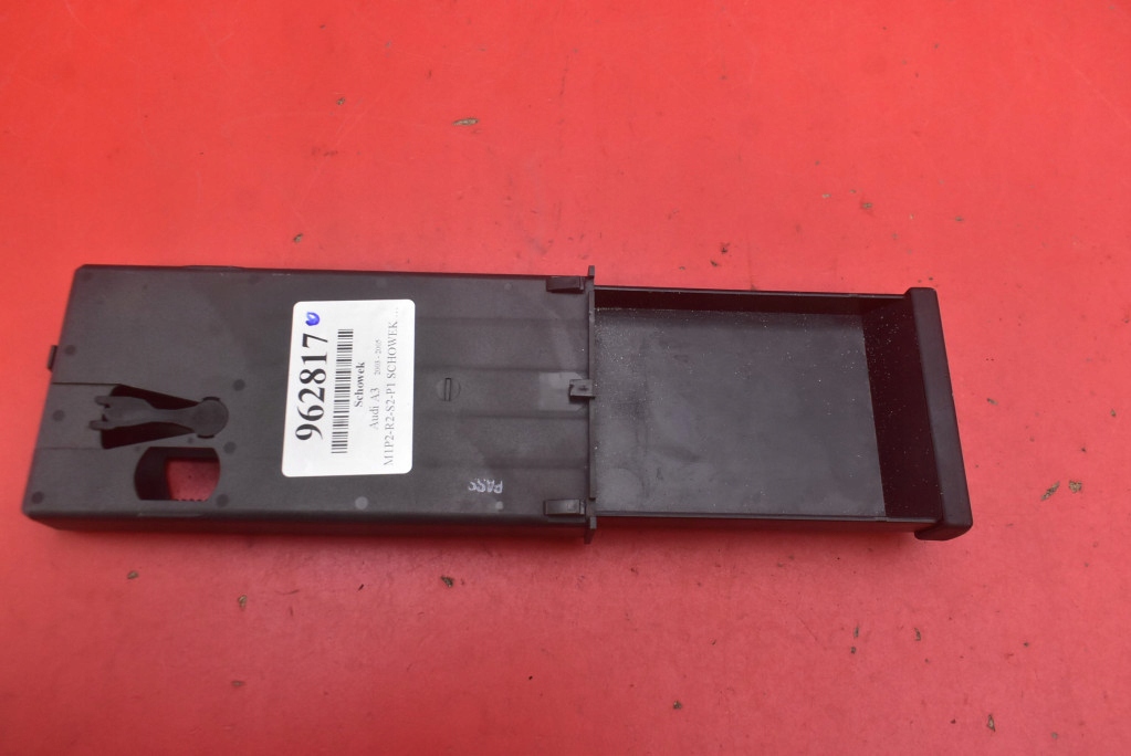 фото №5, Бардачок пасажира eu 8p0941561 audi a3 8p 03-05