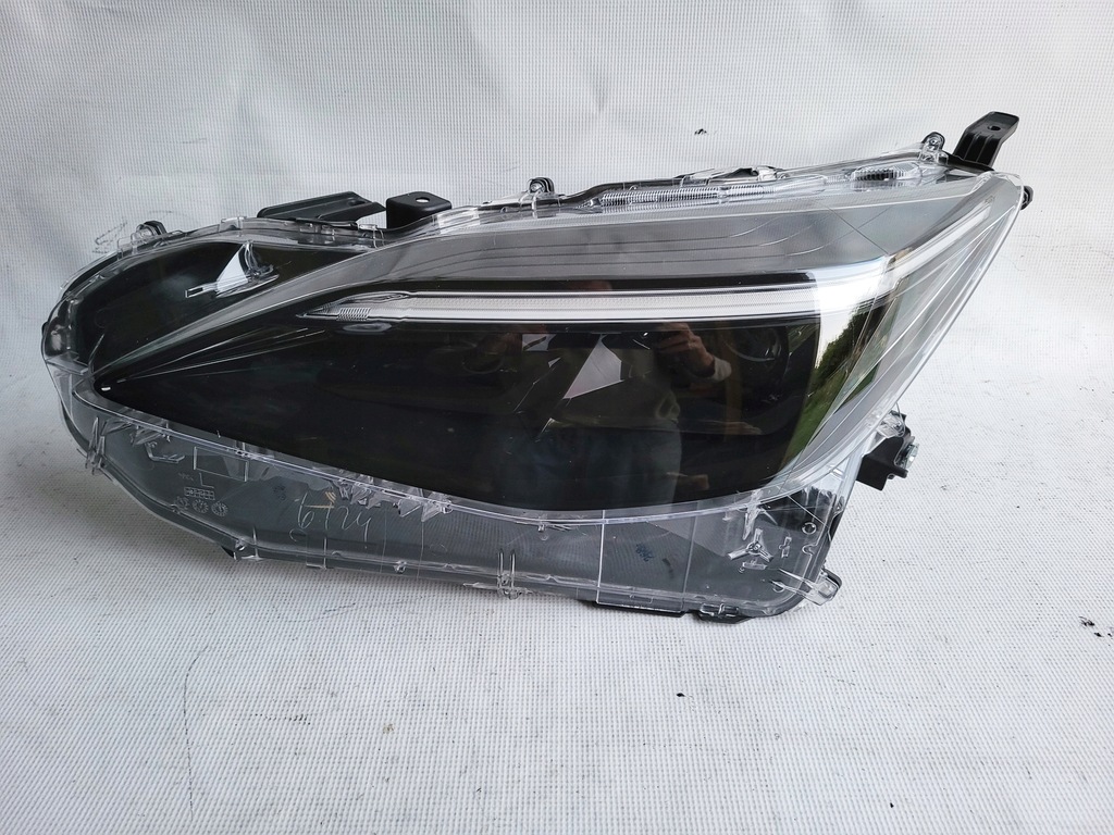 фото №1, Toyota yaris cross matrix led левая od-314 f.v.a.t