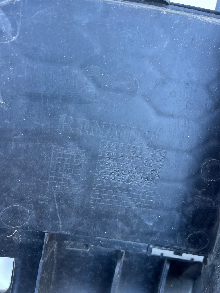 Renault trafic iii vivaro 14- решітка радіатора решітка середня w бампер перед оригінал Київ