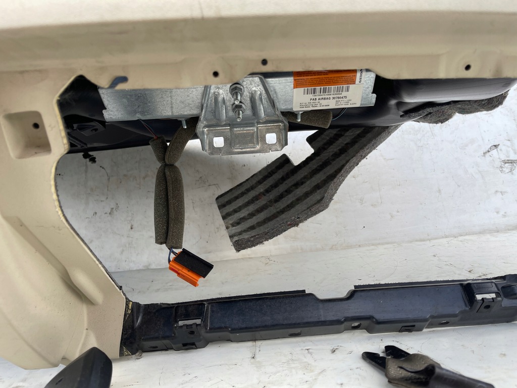 фото №12, Панель приладів консоль подушка безпеки натягувачі volvo v70 xc70