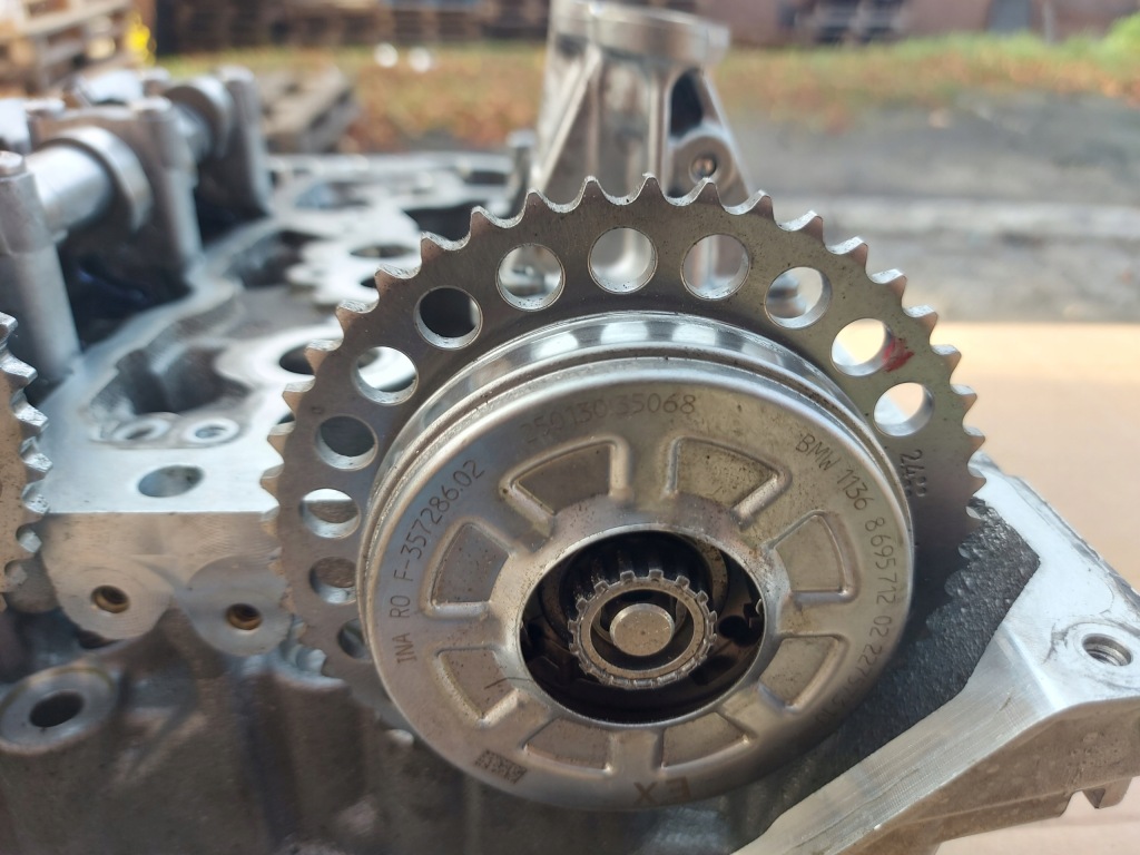 Головка циліндрів вал вали впускний  випускний bmw mini 1.5 1019173 в Україні