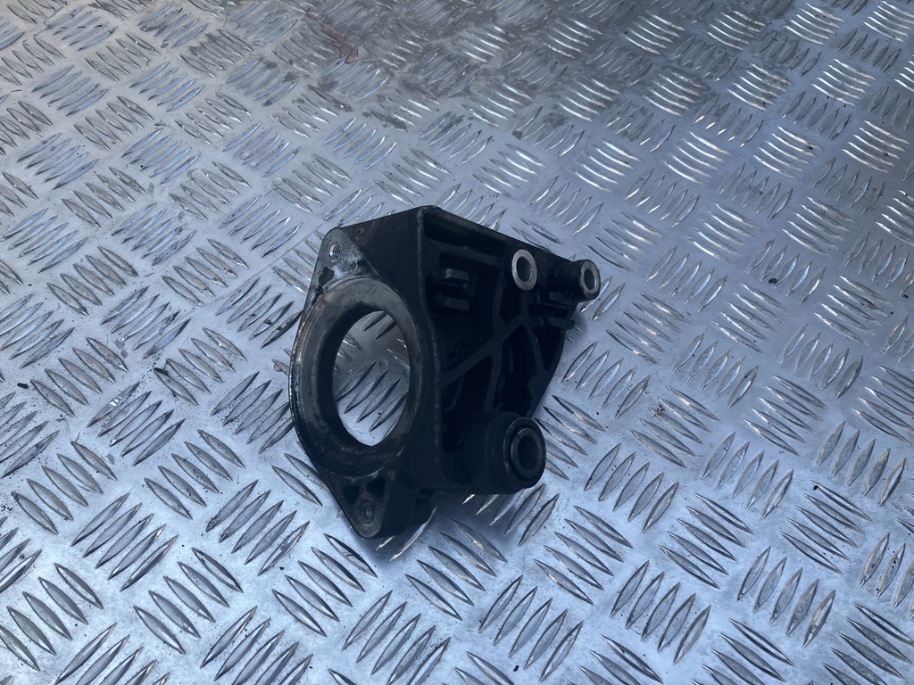 фото №1, Підпора піввісь mercedes a klasa w176 1.5 cdi