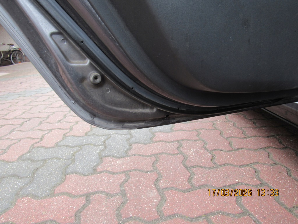 Двері комплектна  ліва задній auris 1 1g3 Ціна