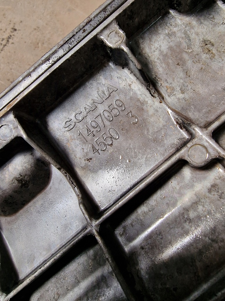 фото №6, Крышка защита вала распределительного вала scania r 1497059