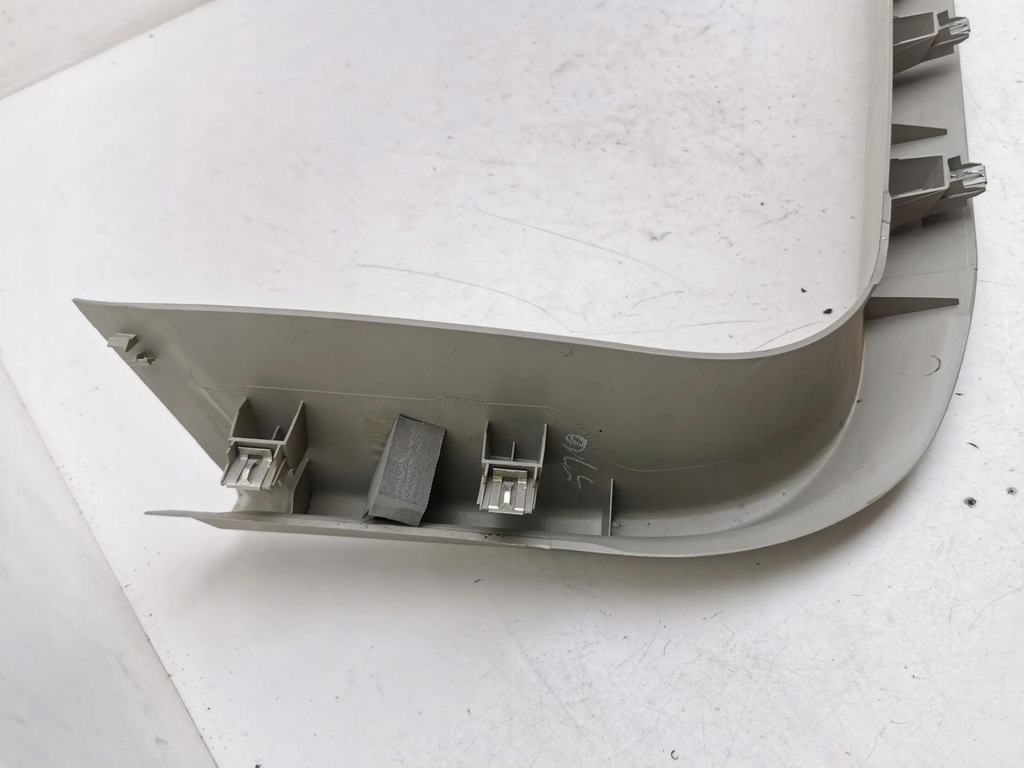 фото №9, Chrysler grand voyager v 2011 оббивка задній кришки багажника