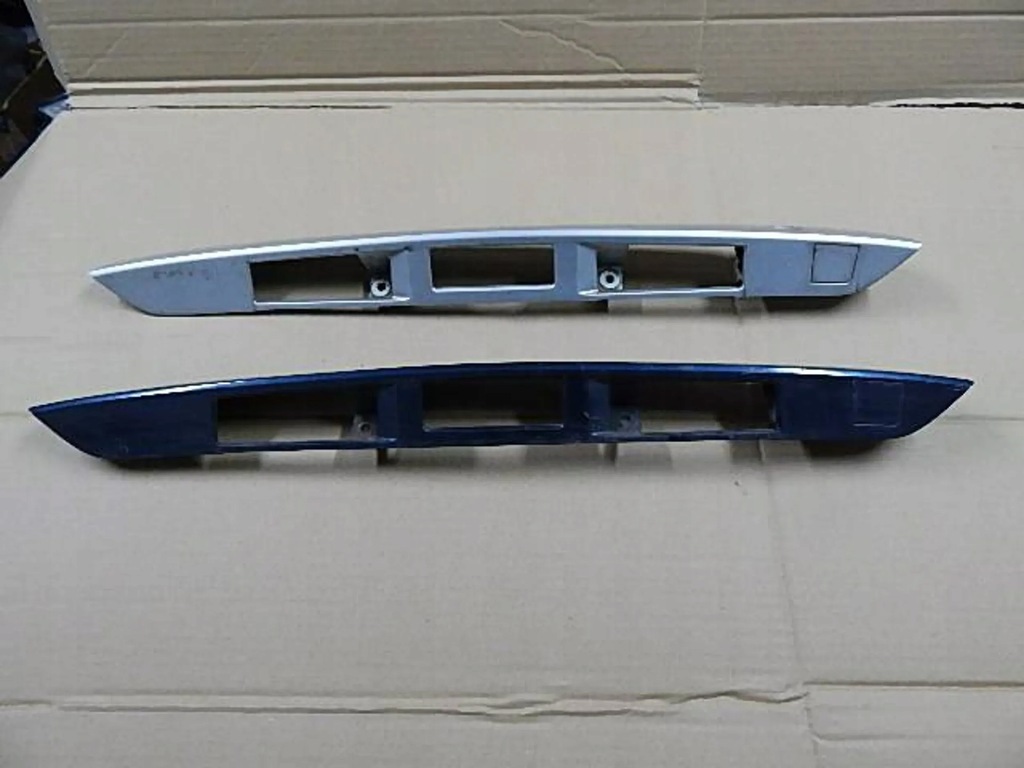 фото №1, Молдинг накладка кришки багажника mazda premacy 99-05