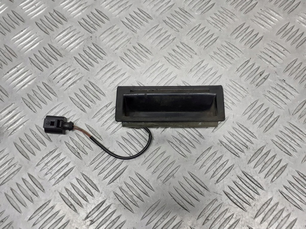 фото №1, Микровыключатель замка крышки vw bora