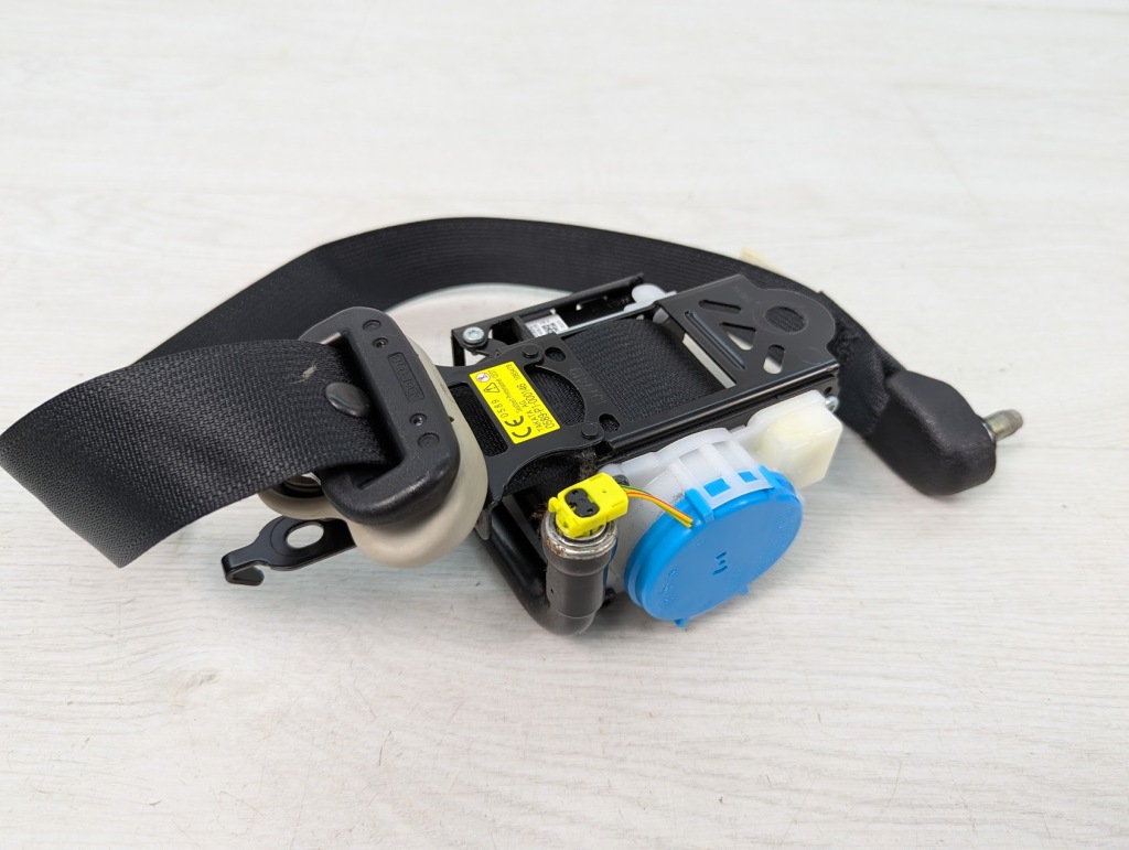 Ремінь безпеки правий перед сидіння mazda 6 0589p1000146 в Україні