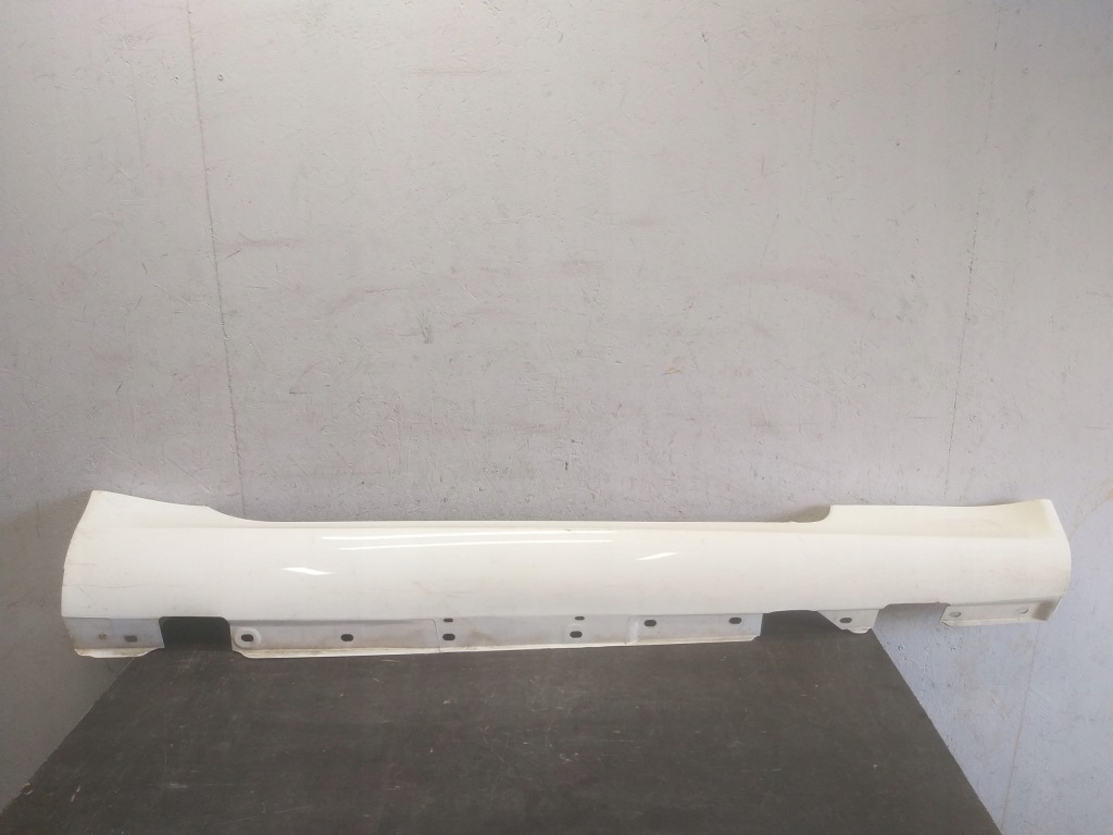 Купить Порог молдинг порог накладка правая mercedes slk w171 a1716980254