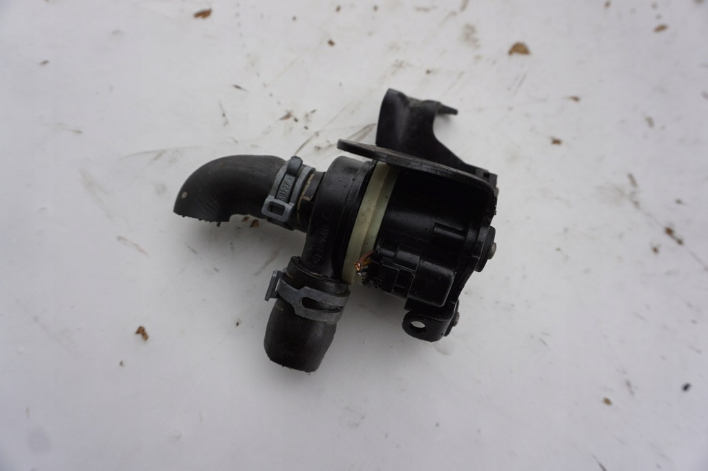 фото №1, Помпа жидкость 059121012b audi a5 8t 2.0 tfsi quattro