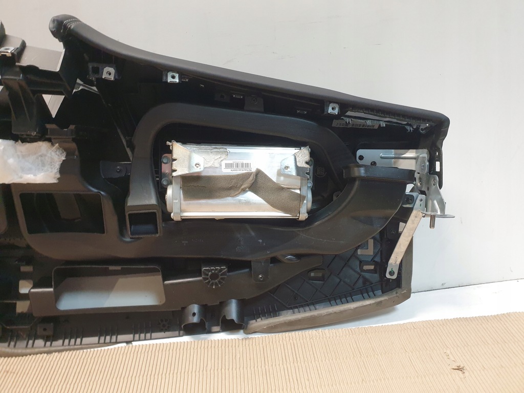 фото №10, Консоль панель приладів подушка безпеки 2x maserati levante шкіра